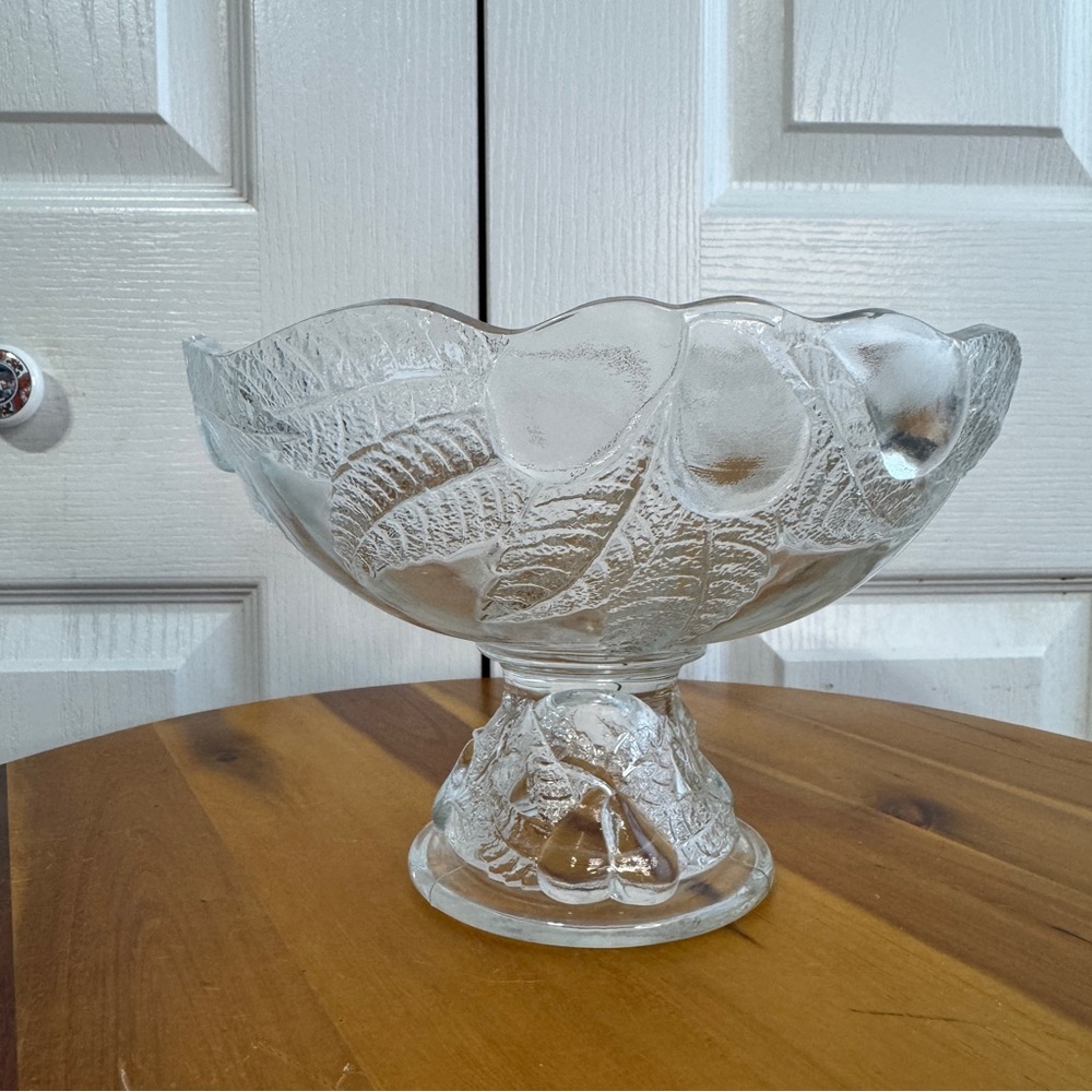 Teleflora pear 3D pedestal‎ fruit bowl 1980s